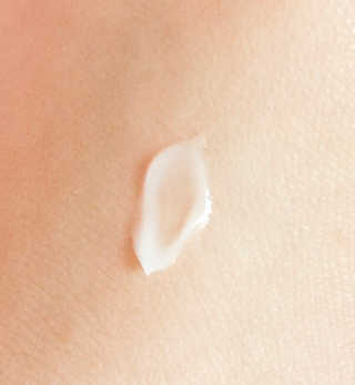 아토팜 모이스처라이징 아이 리페어 세럼 — 5점을 준 리뷰어가 2018년 8월 올린 사용 사진