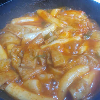 잠실맛집,홍코너떡볶이가우리집에[옛날맛,짜장맛옵션] — 4.5점을 준 리뷰어가 2019년 12월 올린 사용 사진