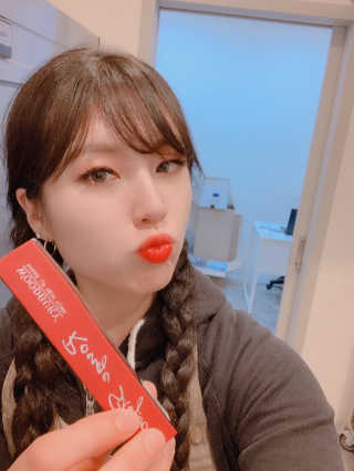 우드버리 루즈스틸로 오토 립펜슬 — 5점을 준 리뷰어가 2019년 6월 올린 사용 사진