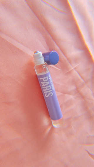 더블유드레스룸 롤 온 퍼퓸EDT 10ml — 4.67점을 준 리뷰어가 2018년 10월 올린 사용 사진