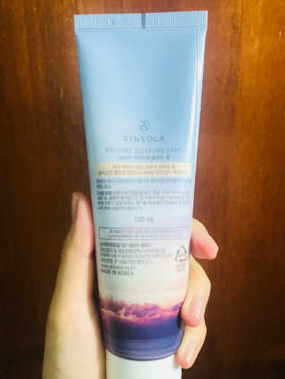 신소라 코스메틱 SINSOLA COSMETIC 신소라 모이스춰 클렌징폼 — 5점을 준 리뷰어가 2017년 11월 올린 사용 사진