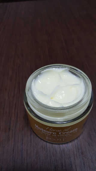 지고트 마유 모이스처 크림 70ml — 5점을 준 리뷰어가 2019년 3월 올린 사용 사진