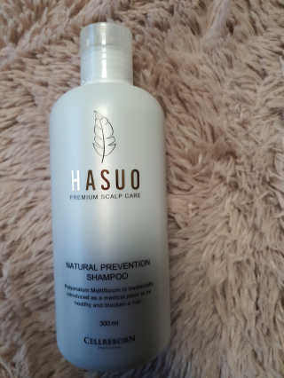 셀리본 하수오 내츄럴 프리벤션 탈모관리 샴푸 300ml — 4점을 준 리뷰어가 2019년 11월 올린 사용 사진