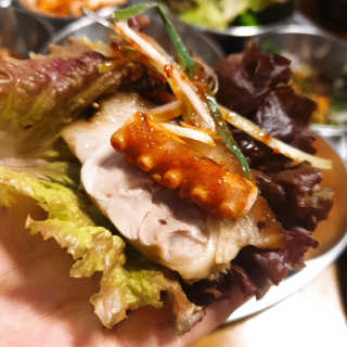 [동네맛집족발] 4개 족발 중 택1 — 4.5점을 준 리뷰어가 2020년 1월 올린 사용 사진