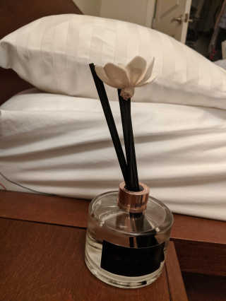코코 도르 화이트 플라워 리드 디퓨저 6.7oz — 4점을 준 리뷰어가 2020년 1월 올린 사용 사진