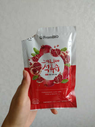 프롬바이오 오직 석류만 [그대로100 석류즙] 하루 1포로 건강하게 — 4.5점을 준 리뷰어가 2019년 9월 올린 사용 사진