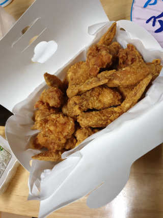 [치킨마루]-  빠사칸윙봉현미 + 콜라 500ml — 5점을 준 리뷰어가 2019년 7월 올린 사용 사진