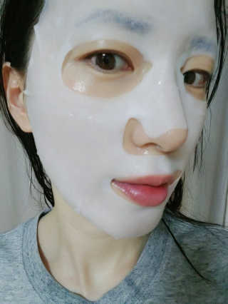 페네그린 모이스처라이징 셀렉트 마스크 콰이트 리치 10매 — 5점을 준 리뷰어가 2020년 3월 올린 사용 사진