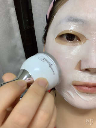 [더마퀸]쿨링스틱 페이스앤아이 — 5점을 준 리뷰어가 2019년 4월 올린 사용 사진