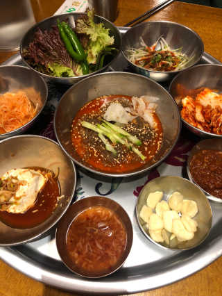 [동네맛집족발] 4개 족발 중 택1 — 4.5점을 준 리뷰어가 2020년 1월 올린 사용 사진