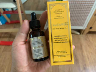 [스킨큐어] 산다화 비타민C 화이트닝 에센스 30ml — 4점을 준 리뷰어가 2019년 6월 올린 사용 사진