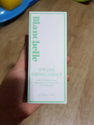 블랑벨 스피루리나 에메랄드 에센스 — 5점을 준 리뷰어가 2018년 2월 올린 사용 사진