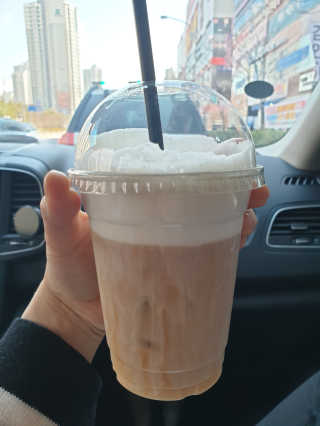 메이젠 인천논현점 [메이젠_논현]샌드위치 4개,소금커피,밀크티,마카롱 — 5점을 준 리뷰어가 2019년 3월 올린 사용 사진