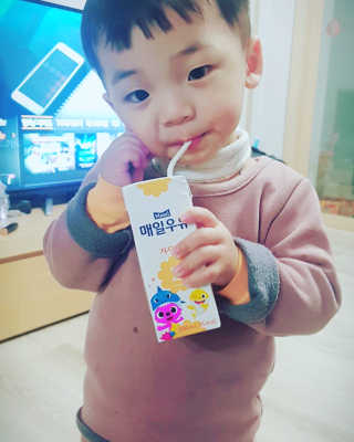 매일우유 멸균 매일우유 저지방 2프로 멸균 핑크퐁 에디션 6입 — 5점을 준 리뷰어가 2018년 1월 올린 사용 사진