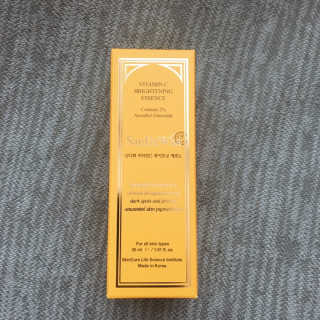 [스킨큐어] 산다화 비타민C 화이트닝 에센스 30ml — 4점을 준 리뷰어가 2019년 7월 올린 사용 사진