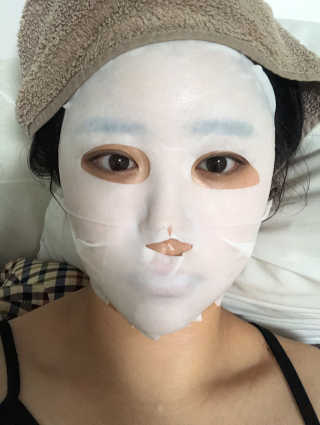 23years old 코쿤 윌로우 실키 마스크 — 5점을 준 리뷰어가 2018년 3월 올린 사용 사진