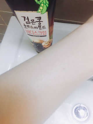 정글트리 검은콩 호두 아몬드 바디스크럽 — 4.67점을 준 리뷰어가 2018년 3월 올린 사용 사진