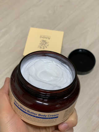 아미니 울트라 시어버터 바디크림 — 4점을 준 리뷰어가 2019년 1월 올린 사용 사진