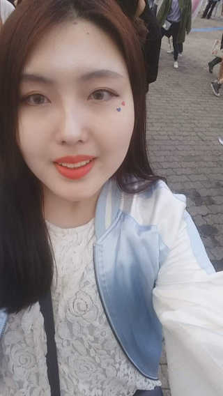 코덕 코스메틱 벨벳 시크 립라커 — 2.83점을 준 리뷰어가 2017년 5월 올린 사용 사진