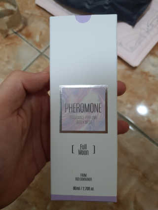 레드컨테이너 페로몬향 퍼퓸 바디미스트 80ml — 5점을 준 리뷰어가 2020년 3월 올린 사용 사진