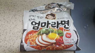 라면 그대로가 제일 맛있는 더엄마라면 — 4.5점을 준 리뷰어가 2019년 7월 올린 사용 사진