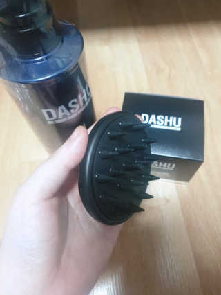 다슈코리아 다슈 단백질 한방 두피 골드 샴푸 500ml +샴푸브러쉬 — 5점을 준 리뷰어가 2019년 3월 올린 사용 사진