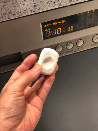 에코버 올인원 식기세척기세제 타블렛 440g — 5점을 준 리뷰어가 2018년 10월 올린 사용 사진