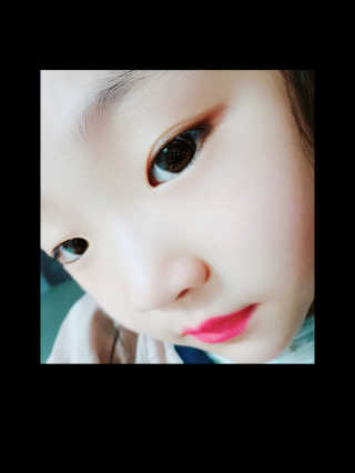 터치인솔 프리티필터 쉬폰 벨벳 립틴트 비비드팝 컬렉션 — 5점을 준 리뷰어가 2019년 3월 올린 사용 사진