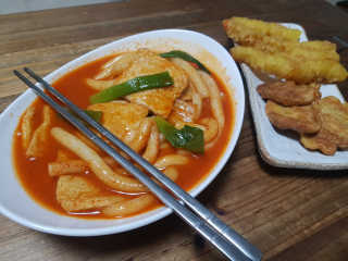 잠실맛집,홍코너떡볶이가우리집에[옛날맛,짜장맛옵션] — 4점을 준 리뷰어가 2019년 12월 올린 사용 사진