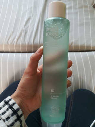 뷰디아니 지친 내 피부를 위한 첫 수분 모이스트 01 토너 — 4.5점을 준 리뷰어가 2018년 5월 올린 사용 사진
