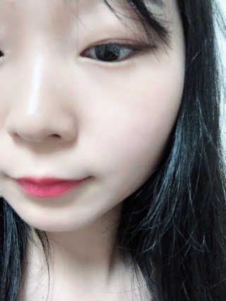 자빈드서울 윙크 파운데이션 팩트 — 4.5점을 준 리뷰어가 2019년 6월 올린 사용 사진