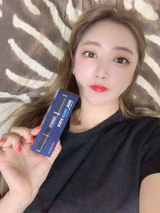 다슈코리아 다슈 맨즈 듀얼 트릭 스틱 — 5점을 준 리뷰어가 2019년 11월 올린 사용 사진