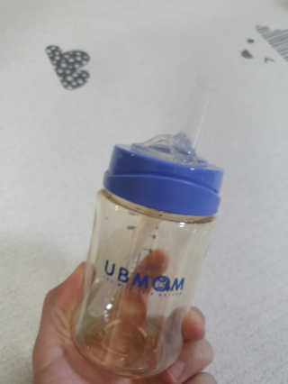유비맘 PPSU 젖병 노꼭지_200ml_컬러 랜덤 발송 — 5점을 준 리뷰어가 2019년 12월 올린 사용 사진