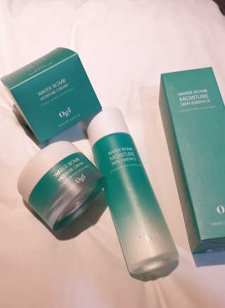 오지아이 워터 밤 모이스처 스킨 에센스 180ml — 5점을 준 리뷰어가 2020년 2월 올린 사용 사진