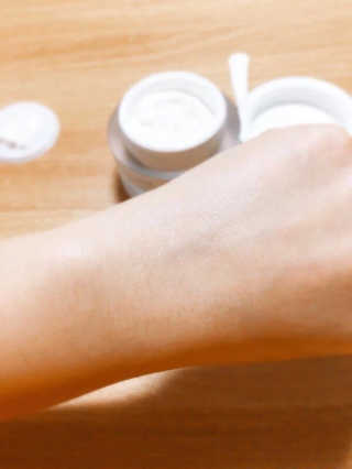 클라뷰 화이트 펄세이션 디바인 펄 크림 — 3.5점을 준 리뷰어가 2017년 1월 올린 사용 사진