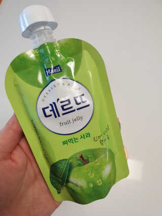 데르뜨 떠먹는 과일 3종, 짜먹는 과일 2종 총 10개 체험 — 5점을 준 리뷰어가 2020년 3월 올린 사용 사진