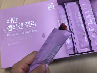 네츄럴굿띵스 태반 콜라겐 젤리 15포 — 4.5점을 준 리뷰어가 2018년 12월 올린 사용 사진