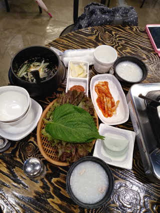 고향원조숯불닭갈비 [고향산천원조숯불닭갈비] 뼈없는 숯불닭갈비 2인세트 — 4점을 준 리뷰어가 2018년 9월 올린 사용 사진