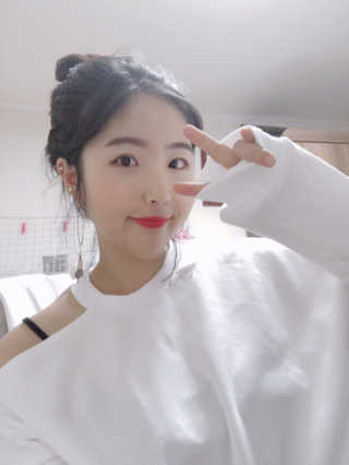 헤이미쉬 데일리즘 코랄릭 스틱 아이 섀도우 — 4.67점을 준 리뷰어가 2018년 3월 올린 사용 사진