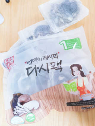 육수명인 엄마의 레시피 다시팩 1번 — 5점을 준 리뷰어가 2019년 4월 올린 사용 사진