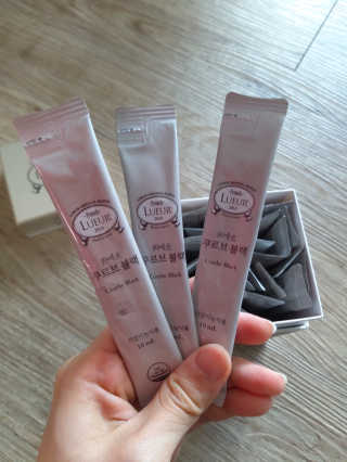 [하우투잇] 뤼에르 쿠르브 블랙 10ml x 30포 총 300ml — 5점을 준 리뷰어가 2020년 3월 올린 사용 사진