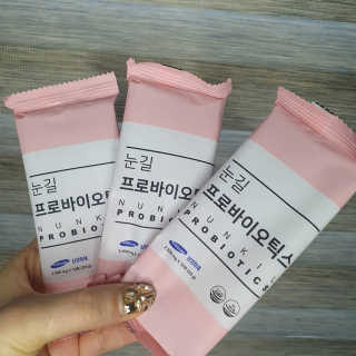 눈길 프로바이오틱스 눈길 콜라겐 프로바이오틱스 — 4점을 준 리뷰어가 2019년 11월 올린 사용 사진