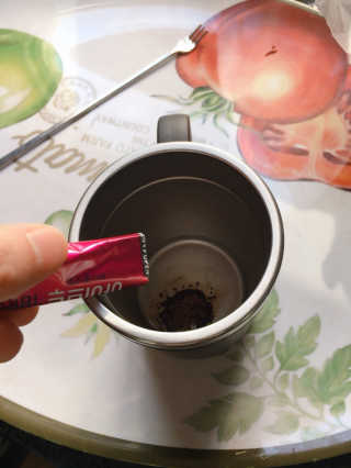 한국맥널티 아이브루 헤이즐넛향 100T — 5점을 준 리뷰어가 2019년 10월 올린 사용 사진