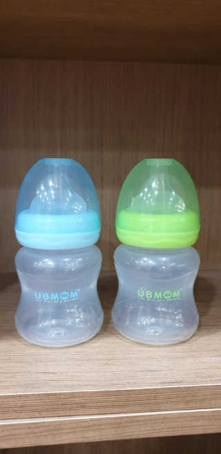 유비맘 신생아젖병 120ml 트리플팩_ 젖꼭지 포함 — 5점을 준 리뷰어가 2020년 3월 올린 사용 사진