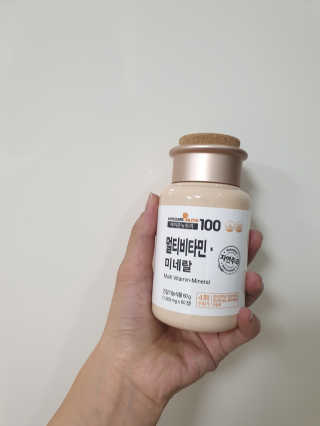 [메이준뉴트리] 멀티비타민and미네랄 1병, 1개월 분 — 3점을 준 리뷰어가 2020년 3월 올린 사용 사진