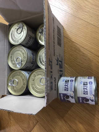 동원 참치킹 고양이 캔 12개입 — 5점을 준 리뷰어가 2018년 10월 올린 사용 사진