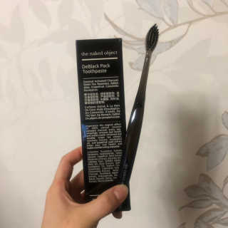 the naked object 디블랙팩치약 디블랙칫솔 세트 — 4.5점을 준 리뷰어가 2019년 3월 올린 사용 사진