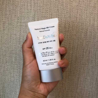 [스킨큐어] 산다화 내추럴 매직 비비 크림 — 2.5점을 준 리뷰어가 2019년 7월 올린 사용 사진