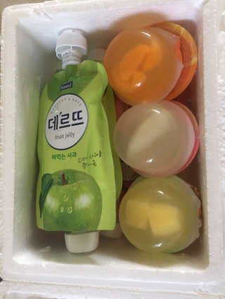 데르뜨 떠먹는 과일 3종, 짜먹는 과일 2종 총 10개 체험 — 4.5점을 준 리뷰어가 2020년 3월 올린 사용 사진