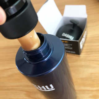 다슈코리아 다슈 단백질 한방 두피 골드 샴푸 500ml +샴푸브러쉬 — 4점을 준 리뷰어가 2019년 10월 올린 사용 사진
